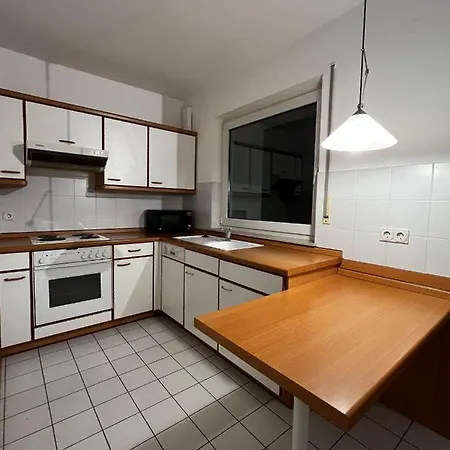 Komplette 40 Qm Mit Garage, Terrasse Apartment *